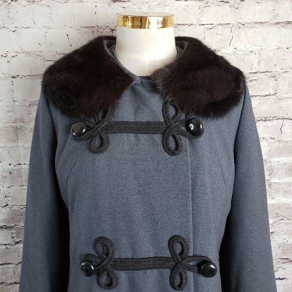 Mid Length Vintage Mink Collar Coat - Picture 4 of 9